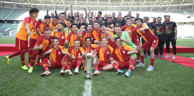 Galatasaray bir kupa daha kazandı